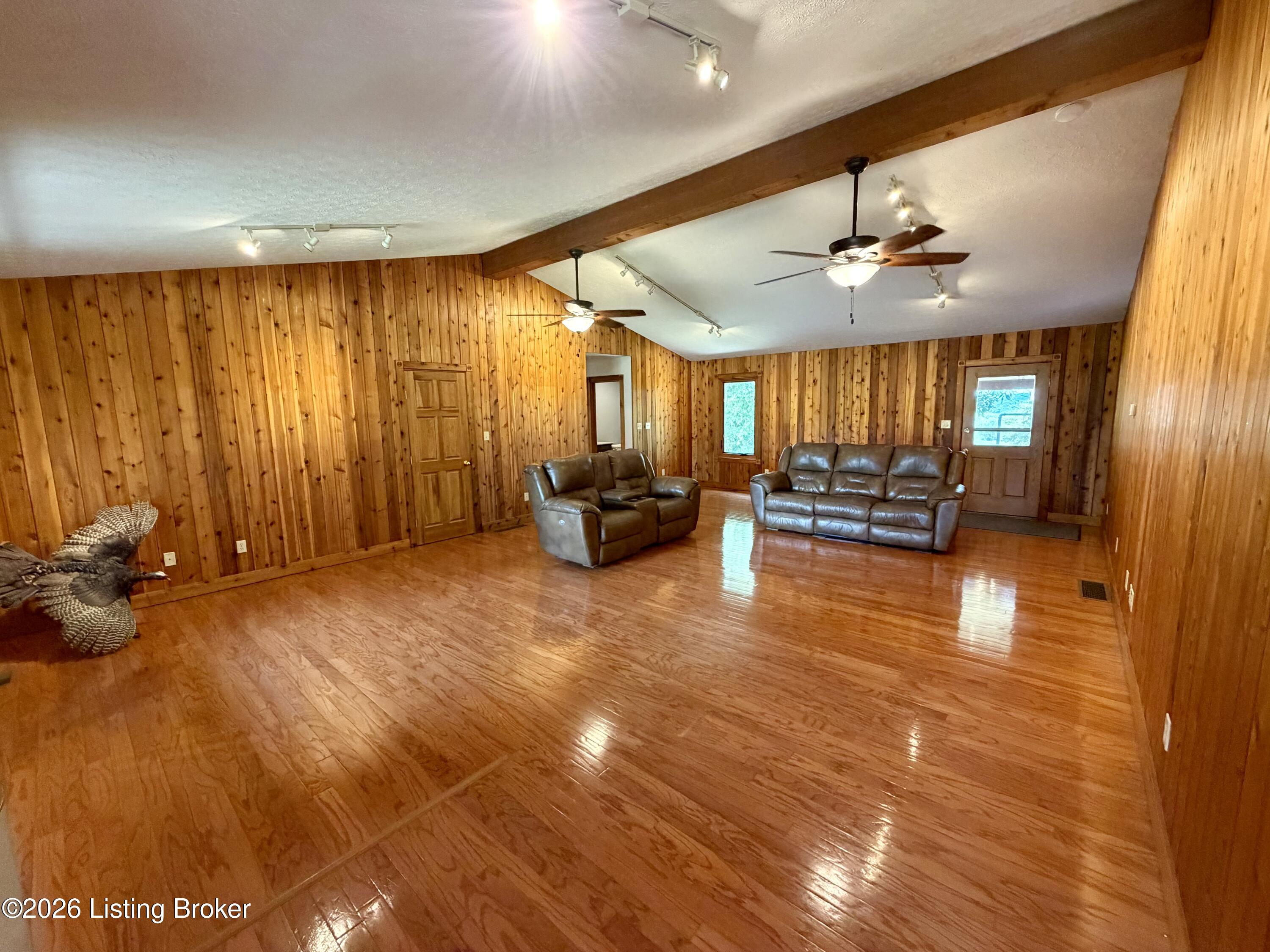 7296 Bardstown Road Springfield, KY 40069 - Photo 5 of 72 IMG_2932