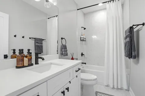$1,050,000 | 1635 North Central Park Avenue, Chicago, IL 60647