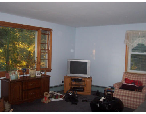 129 Main Street Rutland, MA 01543 - Photo 9 of 10