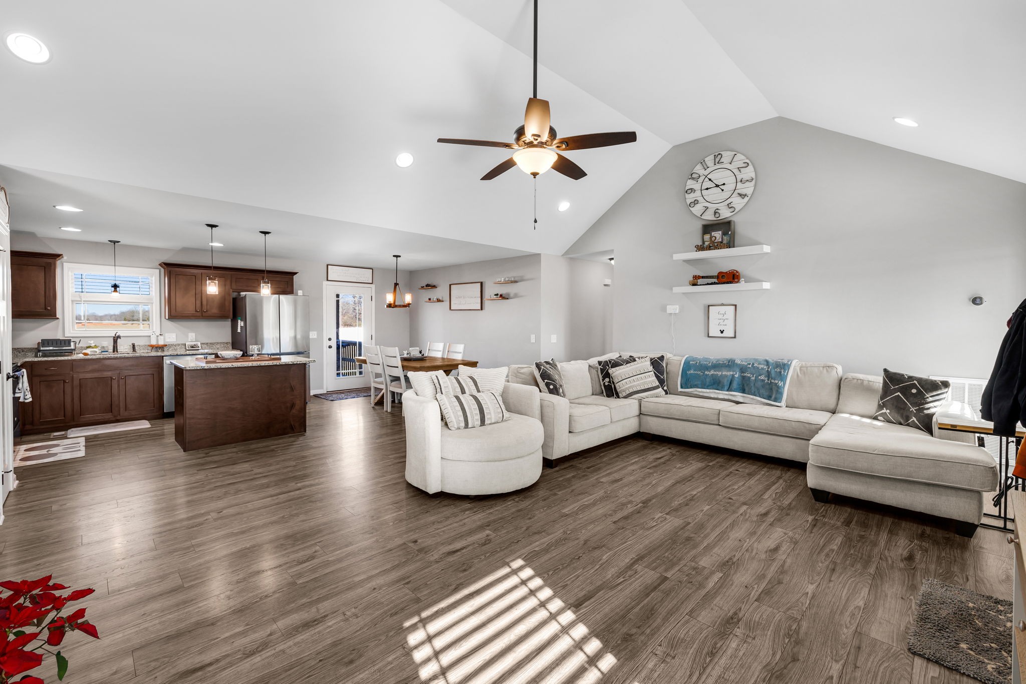 1944 Cat Creek Road Manchester, TN 37355 - Photo 3 of 25 Gallery Image 3