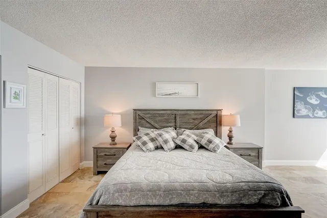 $11,950 | 2425 Gulf Of Mexico Drive, Unit 14B, Longboat Key, FL 34228