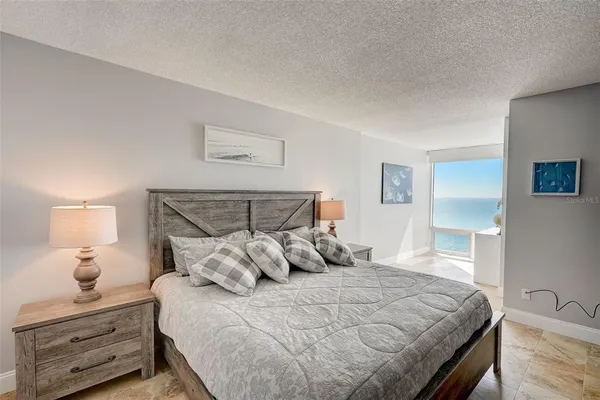 $11,950 | 2425 Gulf Of Mexico Drive, Unit 14B, Longboat Key, FL 34228