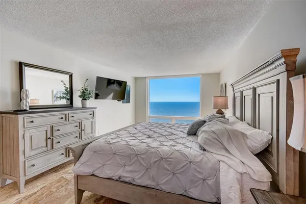 $11,950 | 2425 Gulf Of Mexico Drive, Unit 14B, Longboat Key, FL 34228