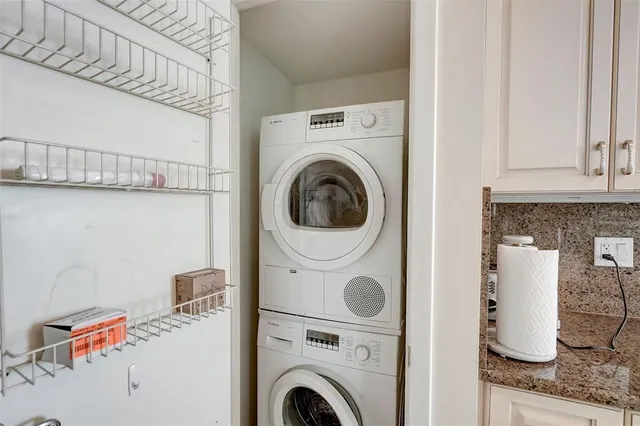 $11,950 | 2425 Gulf Of Mexico Drive, Unit 14B, Longboat Key, FL 34228