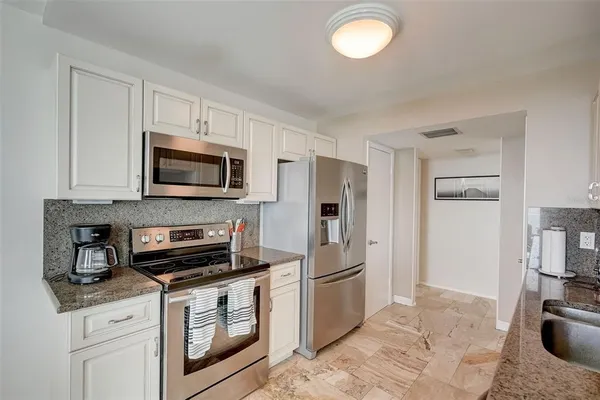 $11,950 | 2425 Gulf Of Mexico Drive, Unit 14B, Longboat Key, FL 34228
