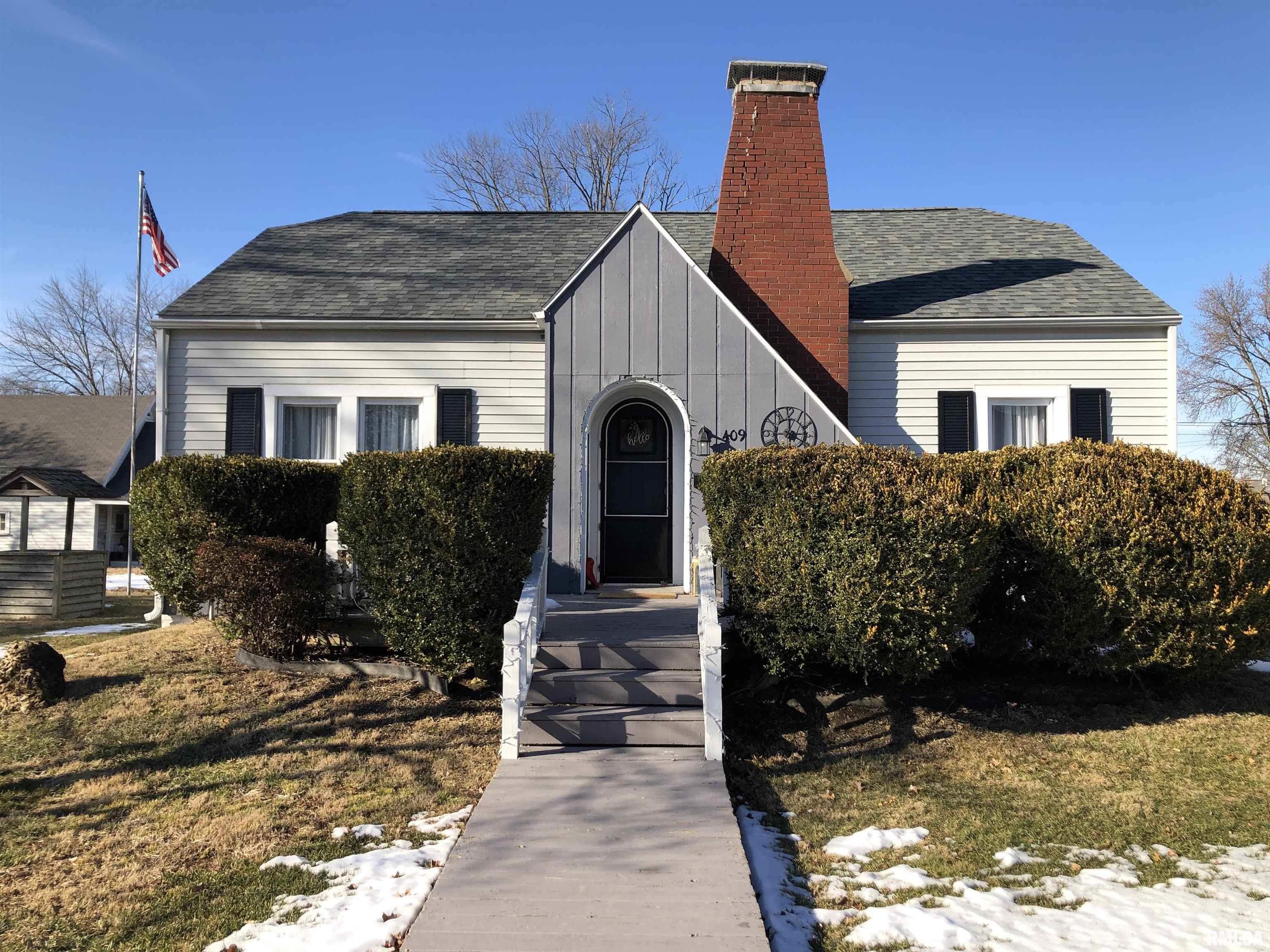 409 East 6th Street Flora, IL 62839 - Photo 1 of 21 Gallery Image 1