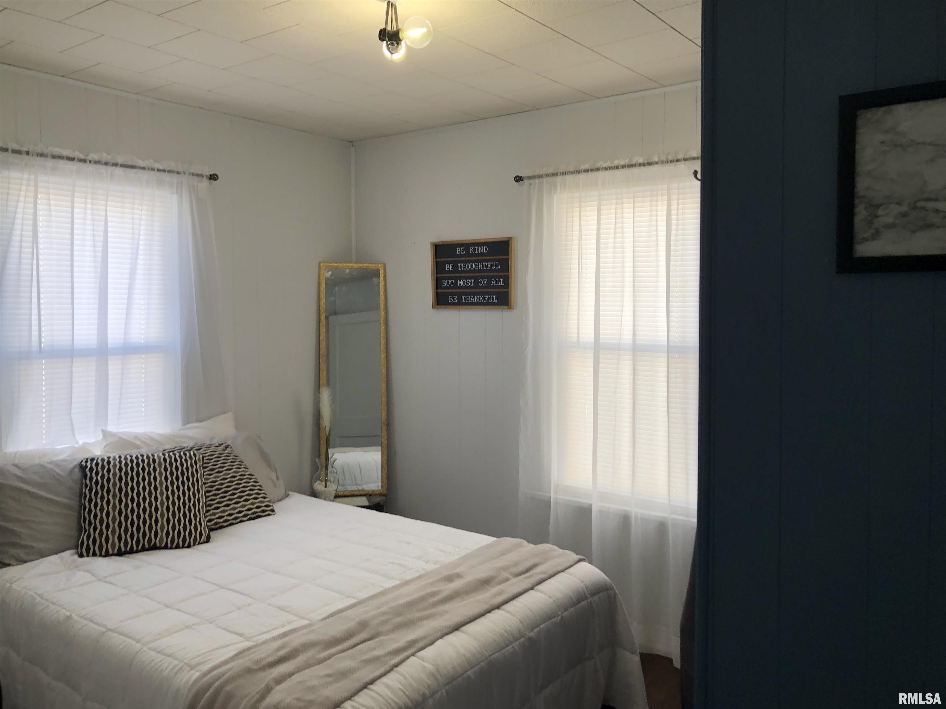 409 East 6th Street Flora, IL 62839 - Photo 11 of 21 Gallery Image 11