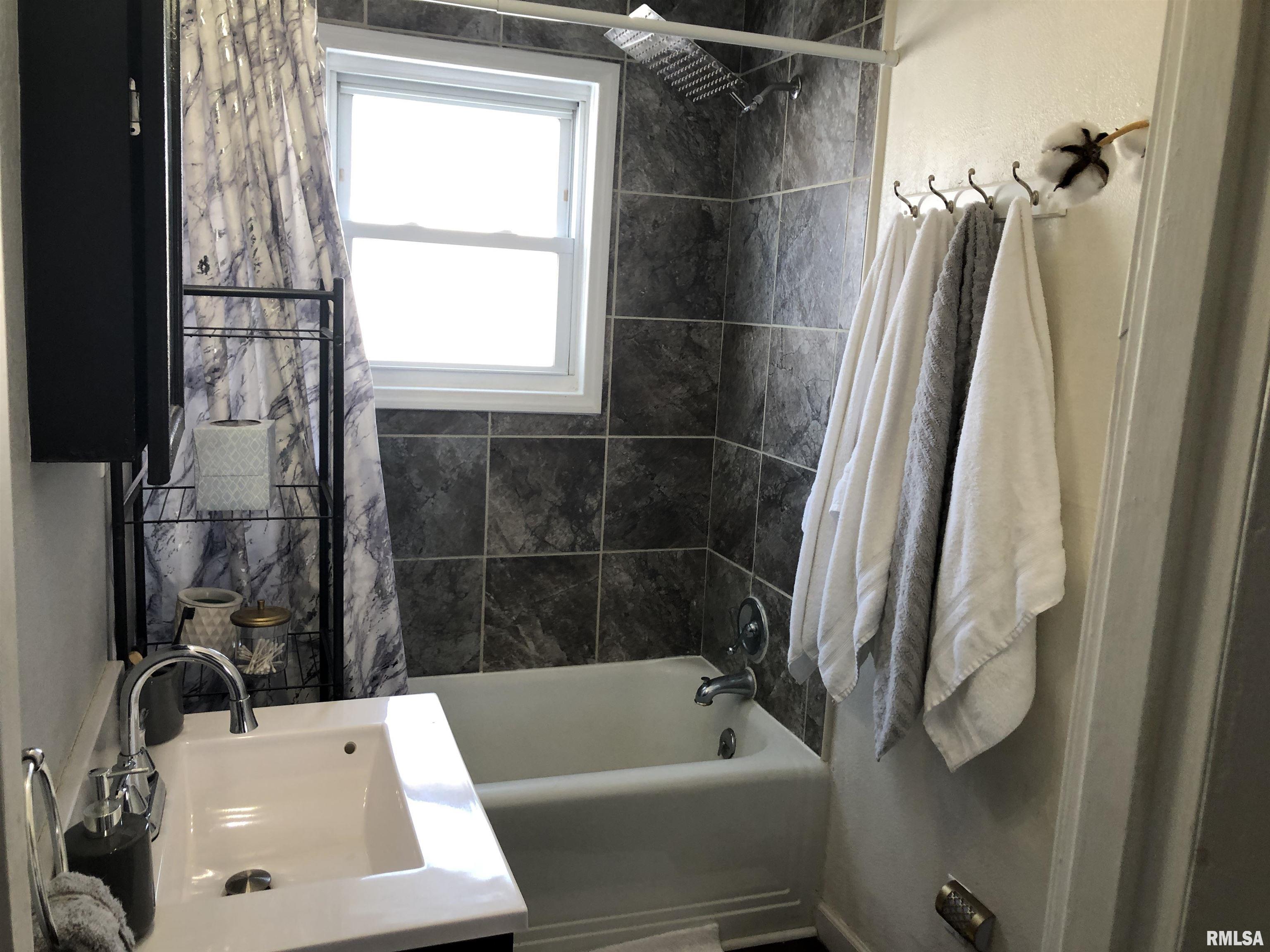 409 East 6th Street Flora, IL 62839 - Photo 21 of 21 Gallery Image 21