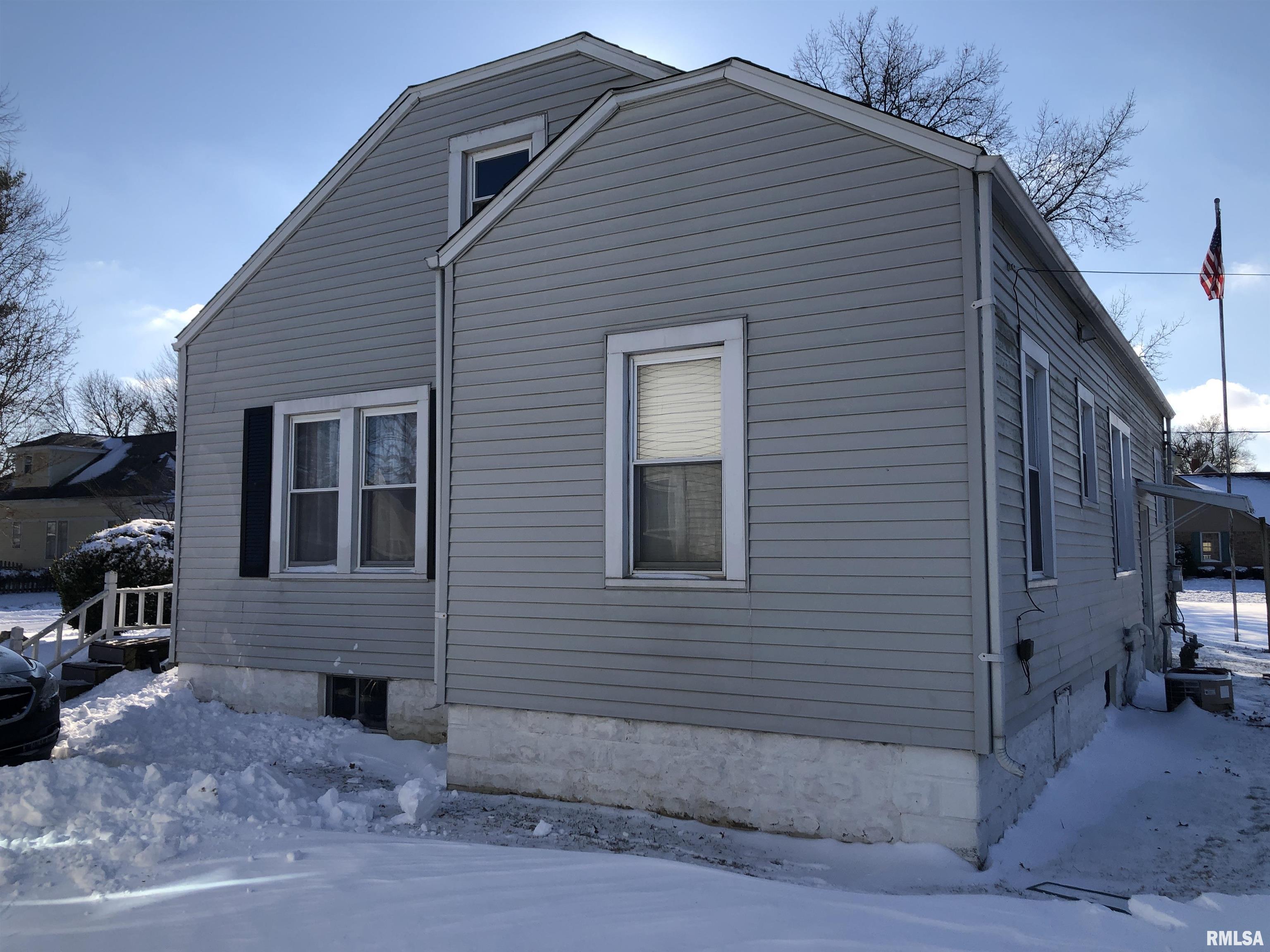 409 East 6th Street Flora, IL 62839 - Photo 4 of 21 Gallery Image 4