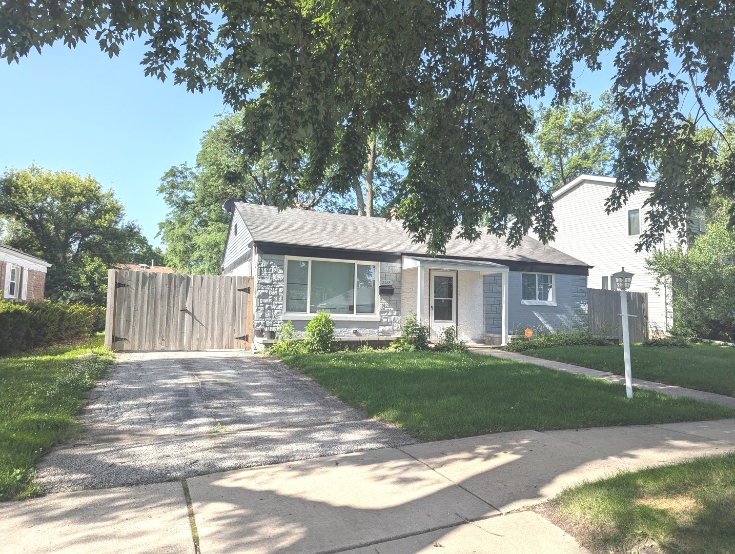 2055 Magnolia Road Homewood, IL 60430 - Photo 2 of 26