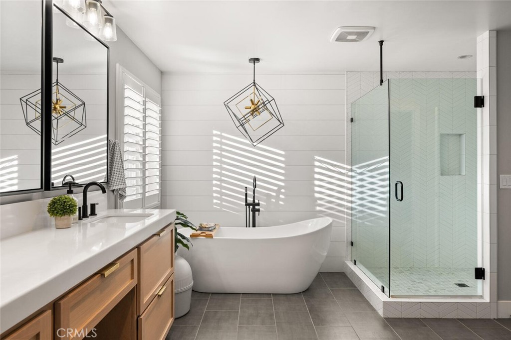 108 Estates Drive Chico, CA 95928 - Photo 19 of 45 a bathroom with a bathtub and a sink
