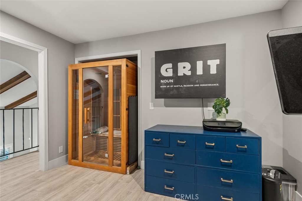 108 Estates Drive Chico, CA 95928 - Photo 21 of 45 a view of front door with a mirror