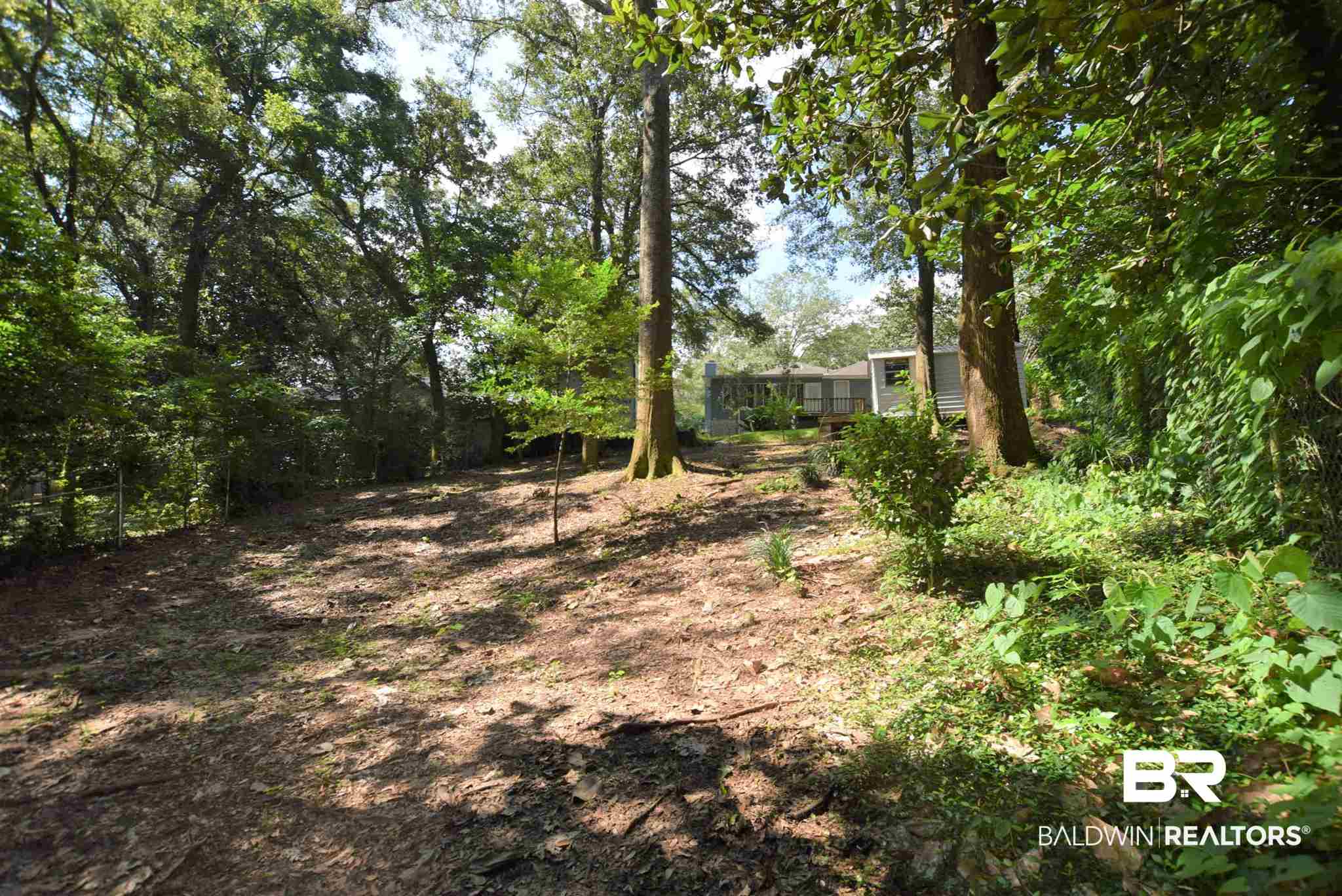 5522 Yucca Drive Mobile, AL 36693 - Photo 26 of 28 Large backyard