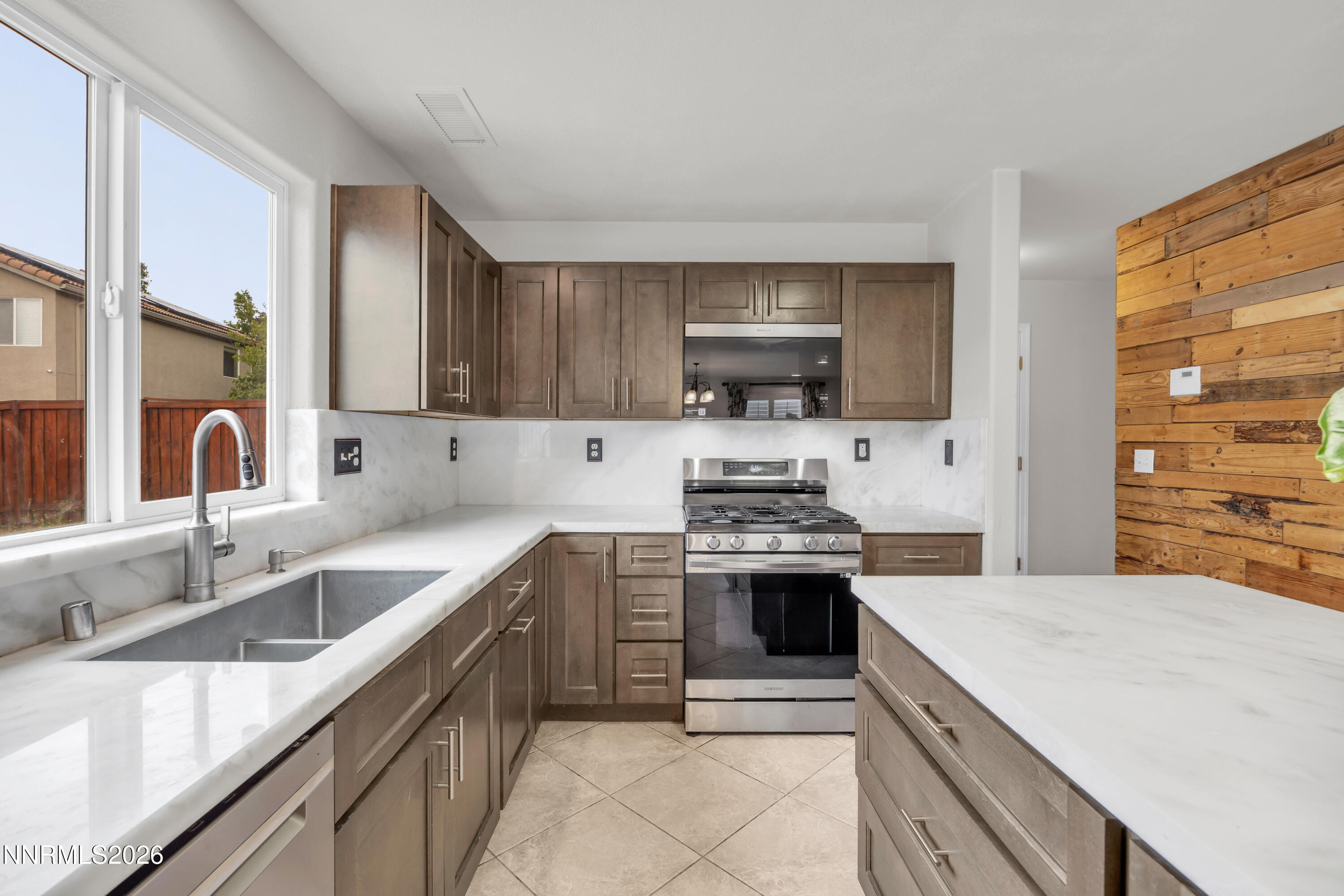 545 Pesaro Way Reno, NV 89521 - Photo 6 of 43 28_img_0128