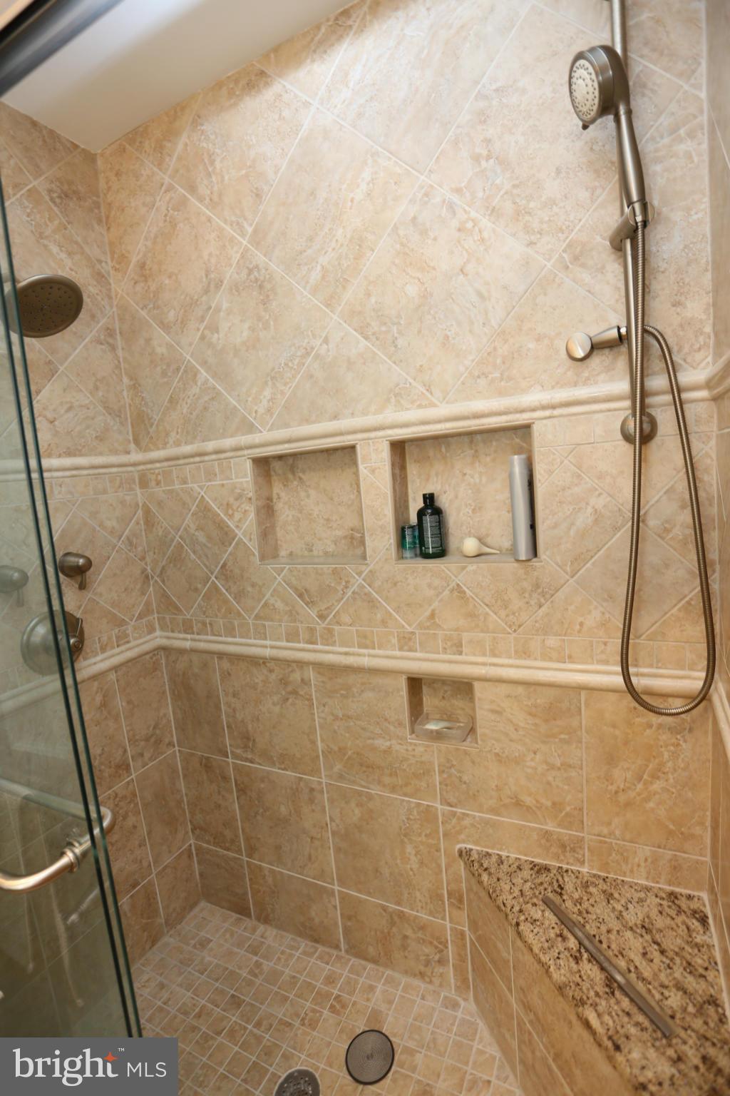 2806 Bree Hill Road Oakton, VA 22124 - Photo 17 of 30 Bath (Master)