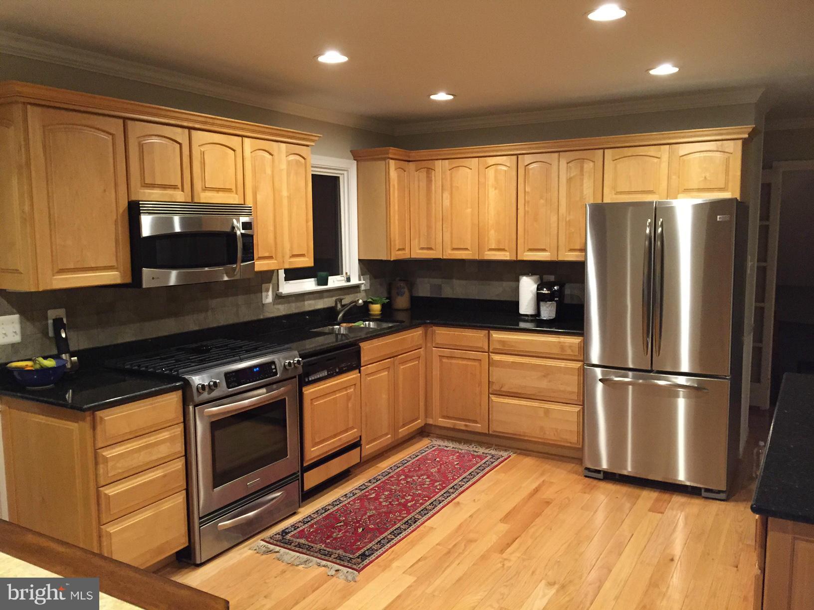 2806 Bree Hill Road Oakton, VA 22124 - Photo 9 of 30 Kitchen