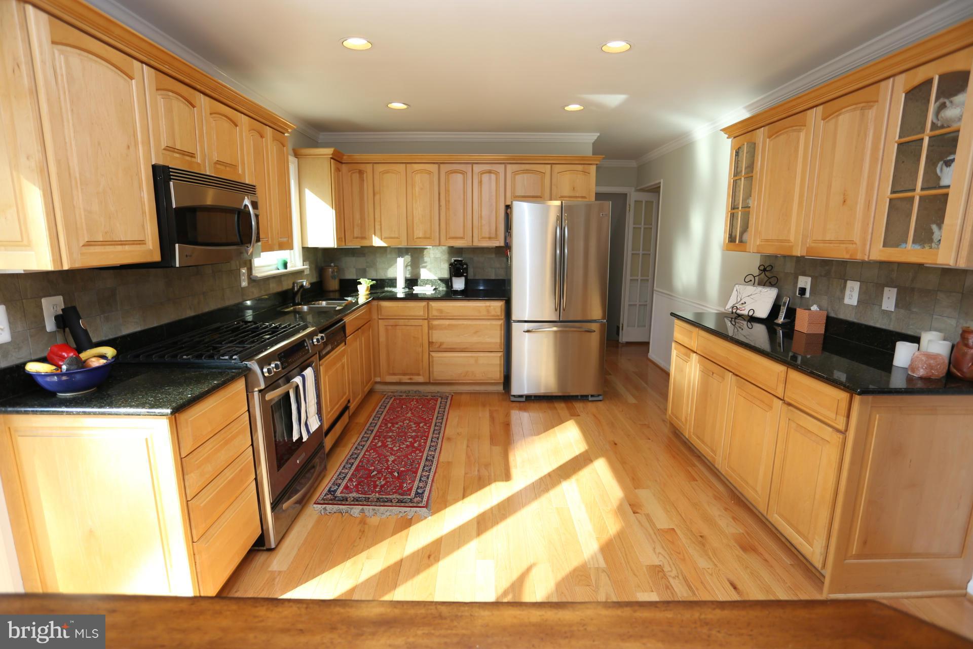 2806 Bree Hill Road Oakton, VA 22124 - Photo 10 of 30 Kitchen