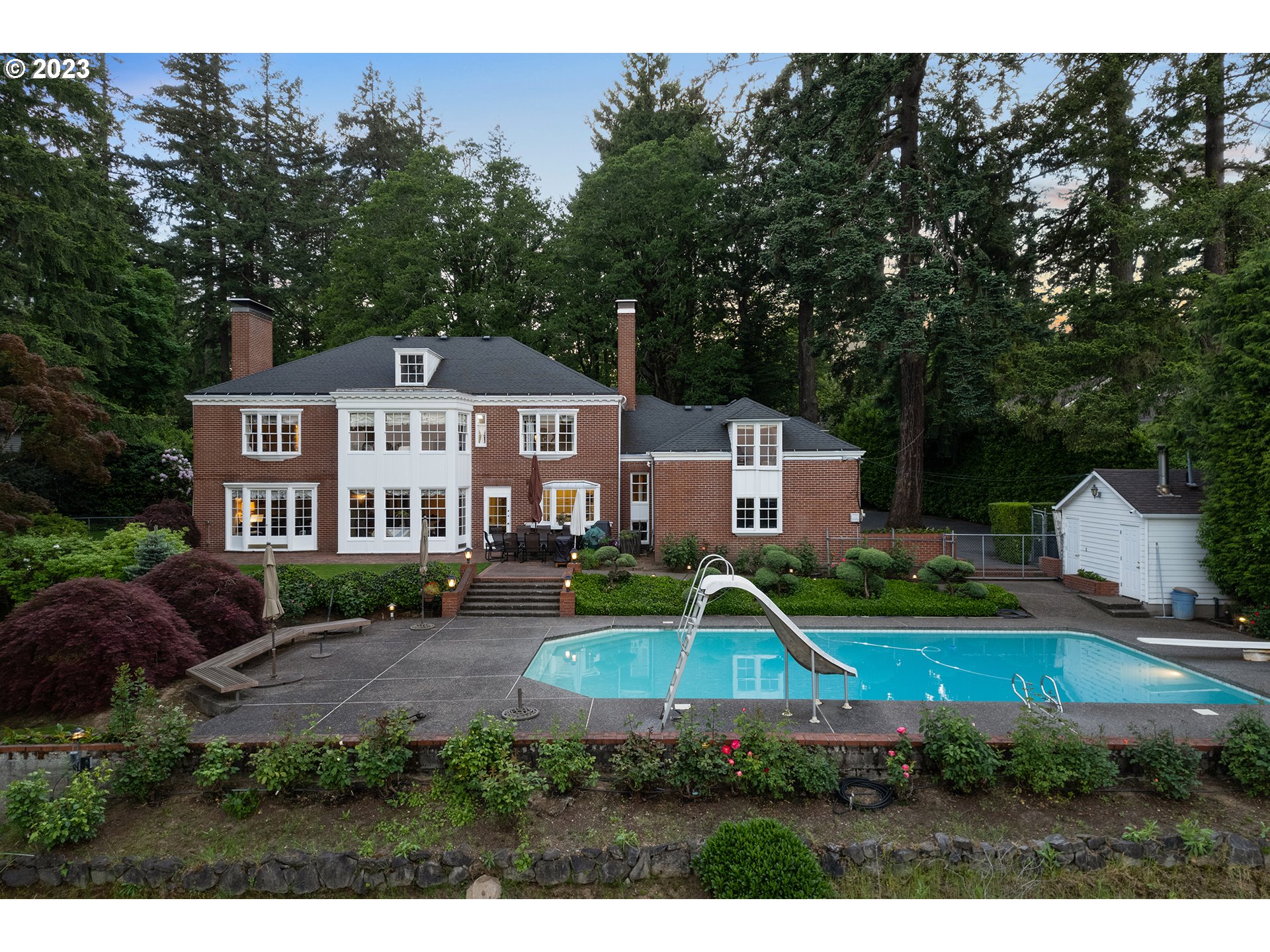 12334 South Edgecliff Road Portland, OR 97219 - Photo 5 of 40 Gallery Image 5