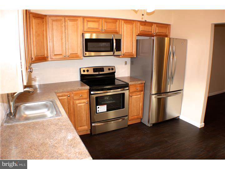159 Hampshire Road Sicklerville, NJ 08081 - Photo 3 of 11 Gallery Image 3