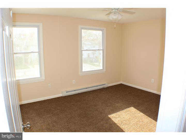 159 Hampshire Road Sicklerville, NJ 08081 - Photo 8 of 11 Gallery Image 8