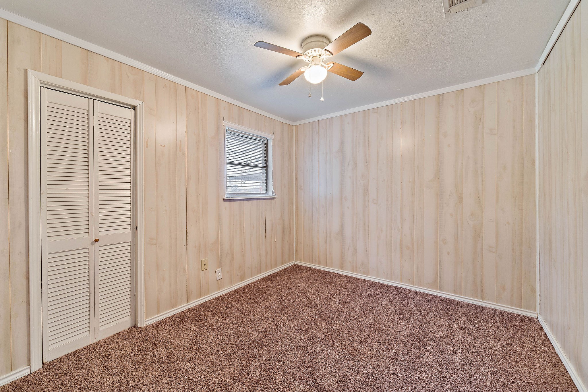 3230 Virginia Street La Marque, TX 77568 - Photo 14 of 18 a view of an empty room with a window