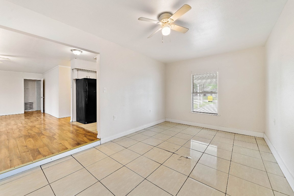 3230 Virginia Street La Marque, TX 77568 - Photo 10 of 18 a view of an empty room and window