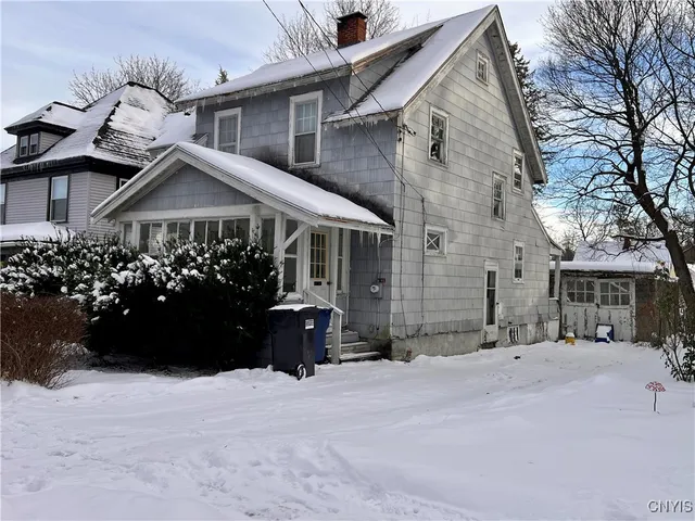 $79,900 | 141 Charmouth Drive, Syracuse, NY 13207