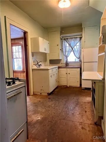 $79,900 | 141 Charmouth Drive, Syracuse, NY 13207