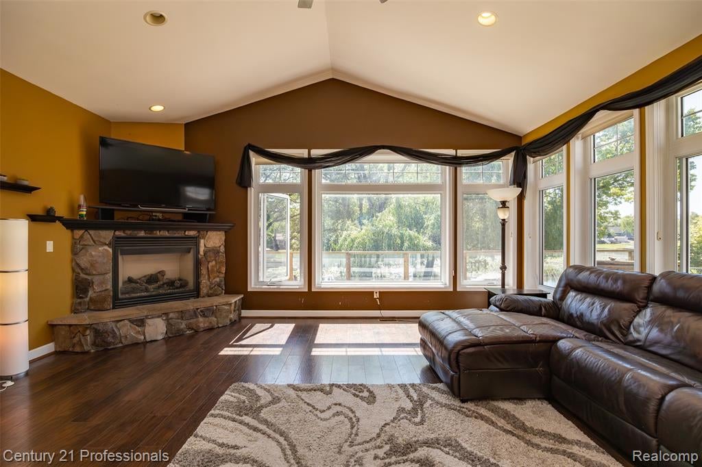 3251 Mann Road Clarkston, MI 48346 - Photo 11 of 30 Gallery Image 11