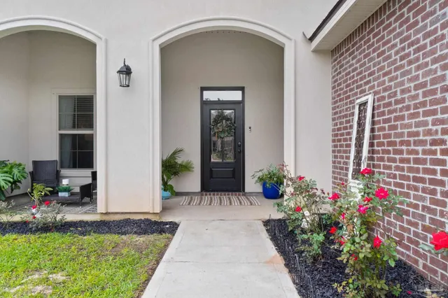 $685,000 | 5701 Oak Haven Lane, Gulf Breeze, FL 32563