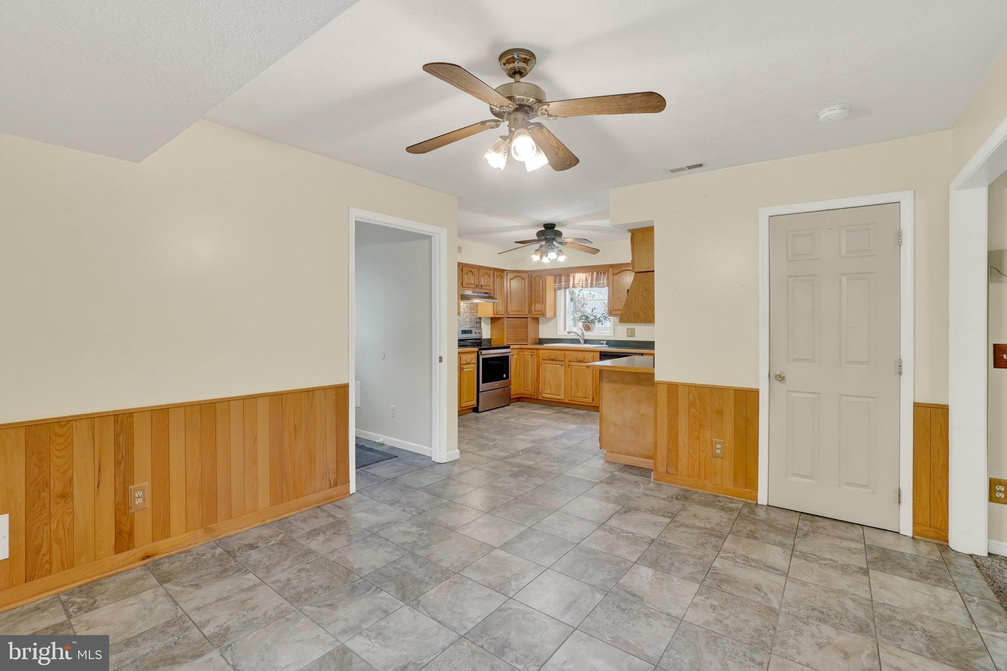 17389 Brose Road New Freedom, PA 17349 - Photo 10 of 38 Dining Area