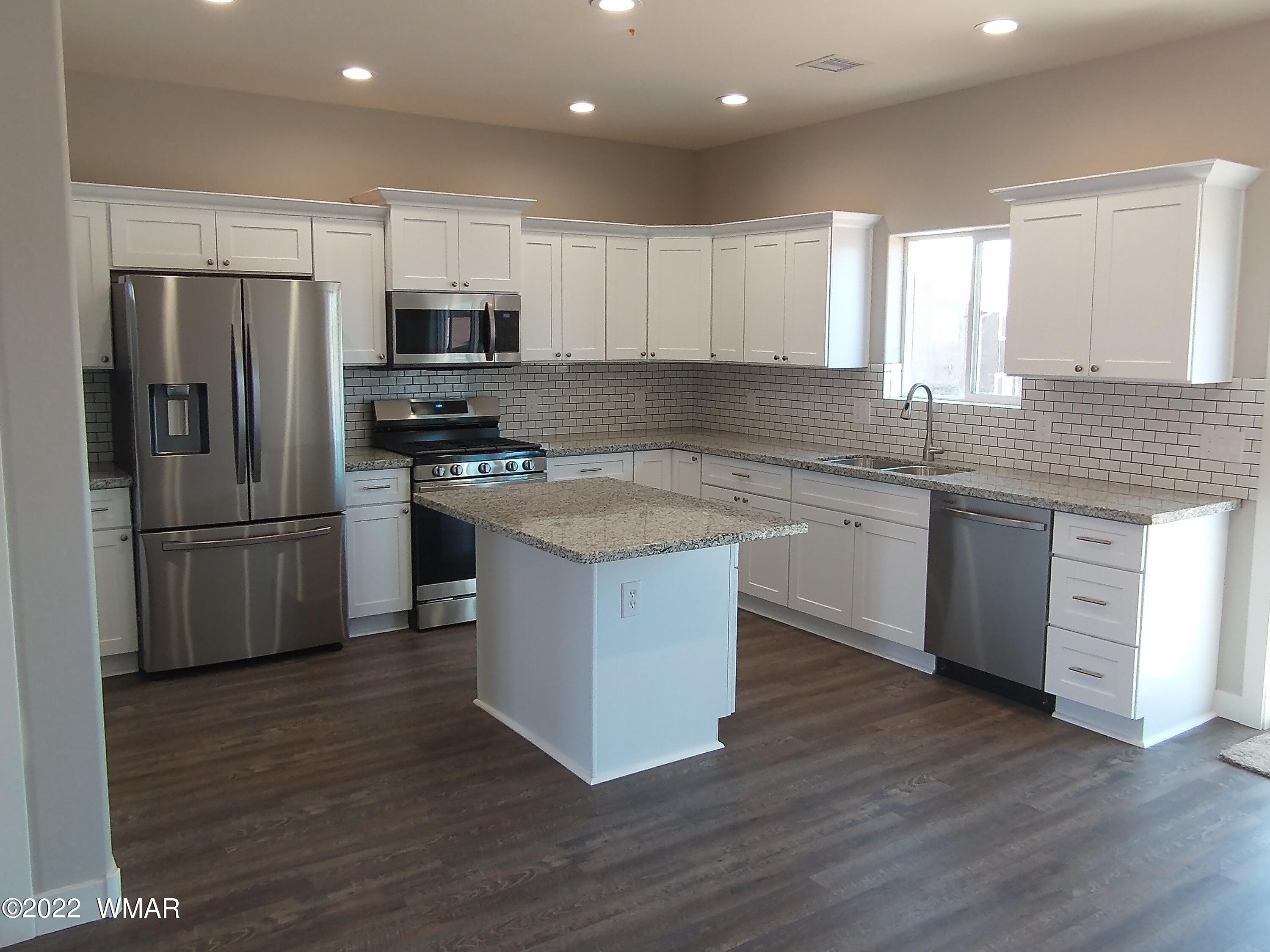 855 Cobble Lane Taylor, AZ 85939 - Photo 3 of 30