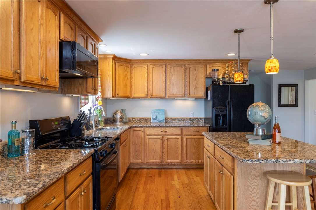 17 Major Arnold Road Narragansett, RI 02882 - Photo 10 of 37 Gallery Image 10