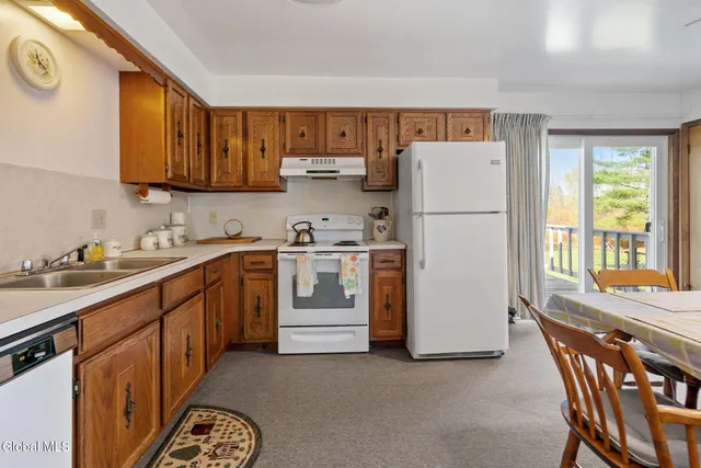 $249,900 | 11 Abel Drive, Johnstown, NY 12095