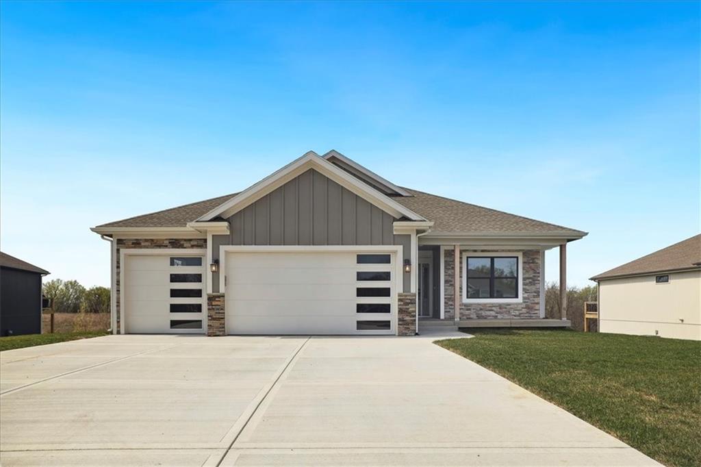 609 Blackhawke Drive Smithville, MO 64089 - Photo 1 of 28