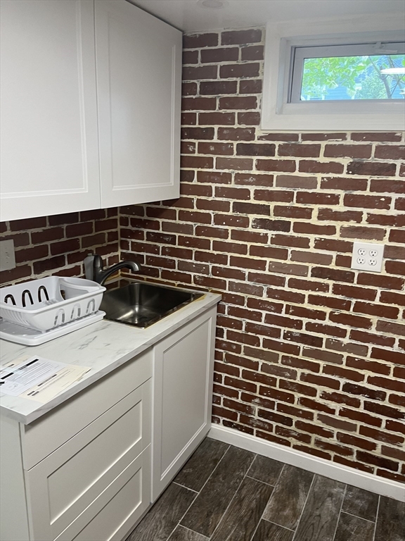 24 Leslie Road, Unit B Newton, MA 02466 - Photo 18 of 30