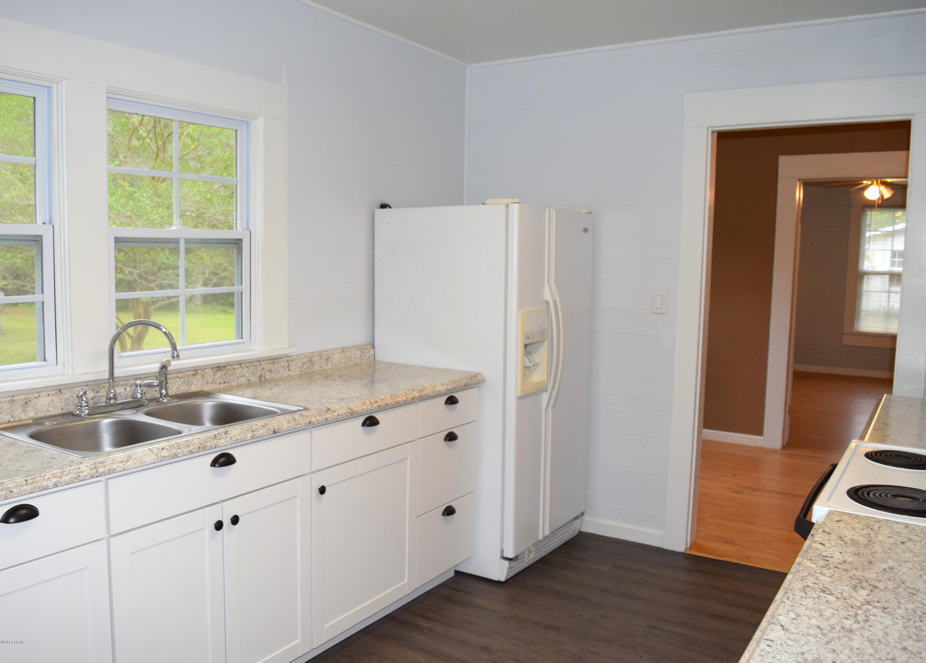 831 3rd Street Chipley, FL 32428 - Photo 4 of 15 Gallery Image 4