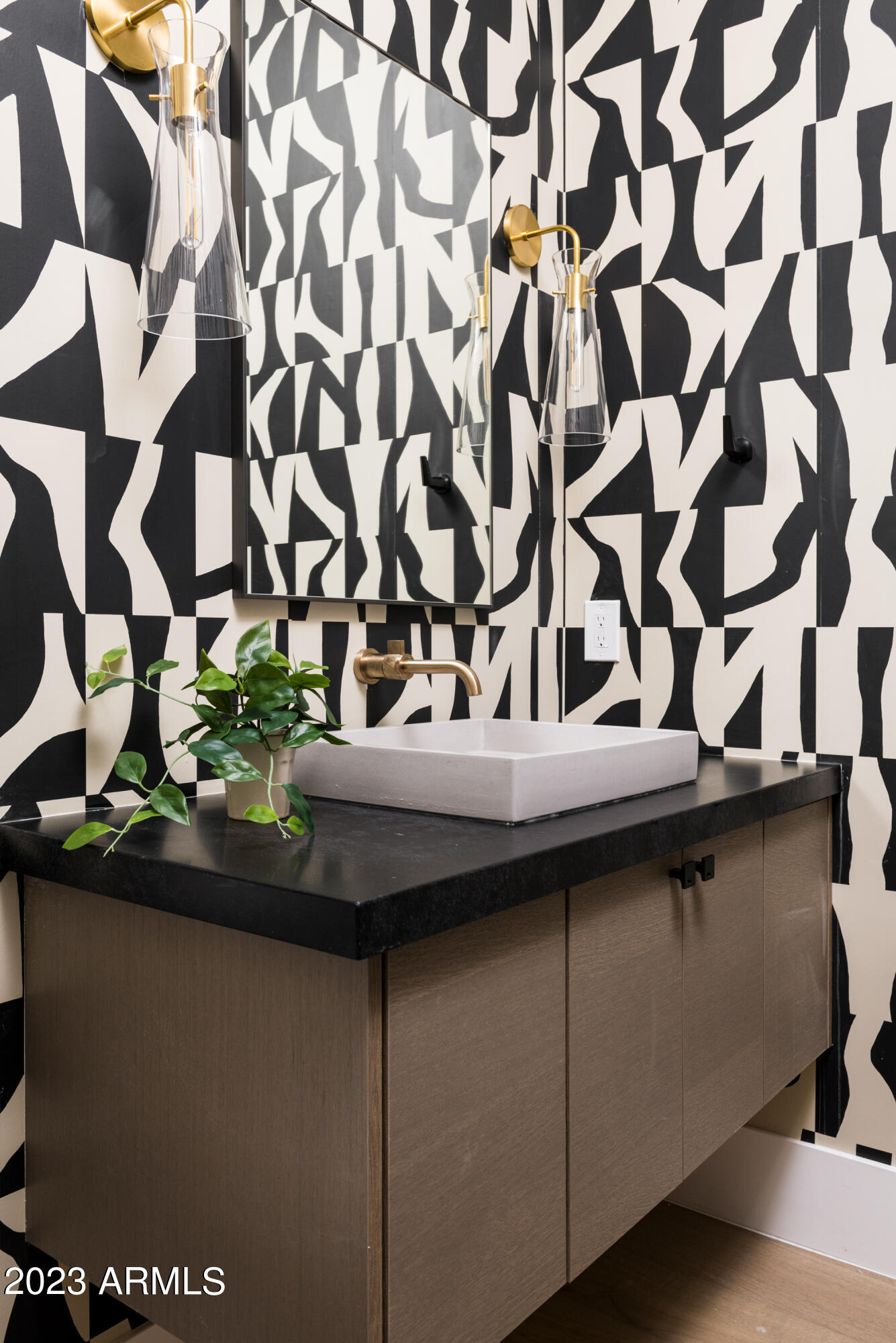 3944 East Roma Avenue Phoenix, AZ 85018 - Photo 13 of 30 Powder Room