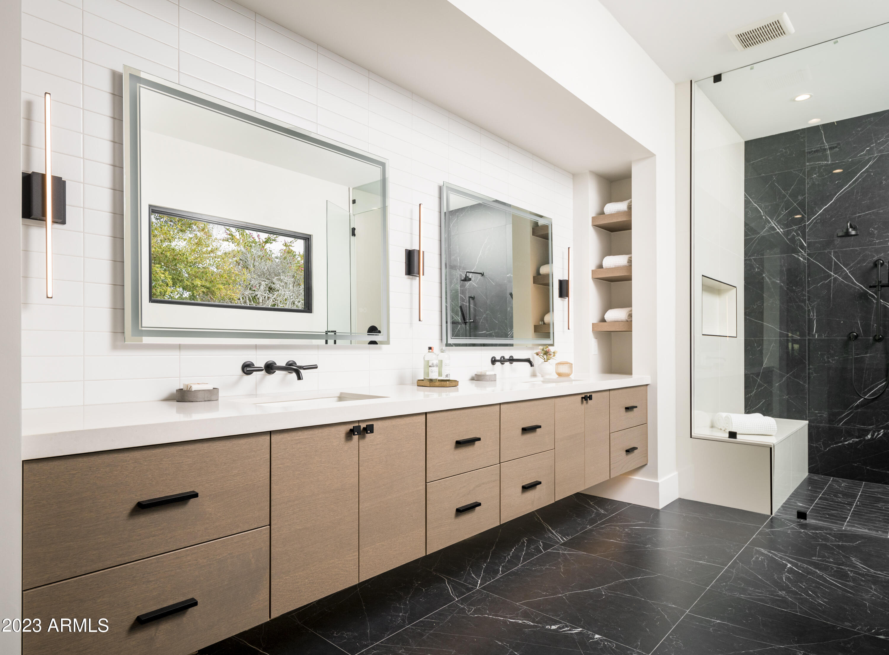 3944 East Roma Avenue Phoenix, AZ 85018 - Photo 15 of 30 Primary Bath