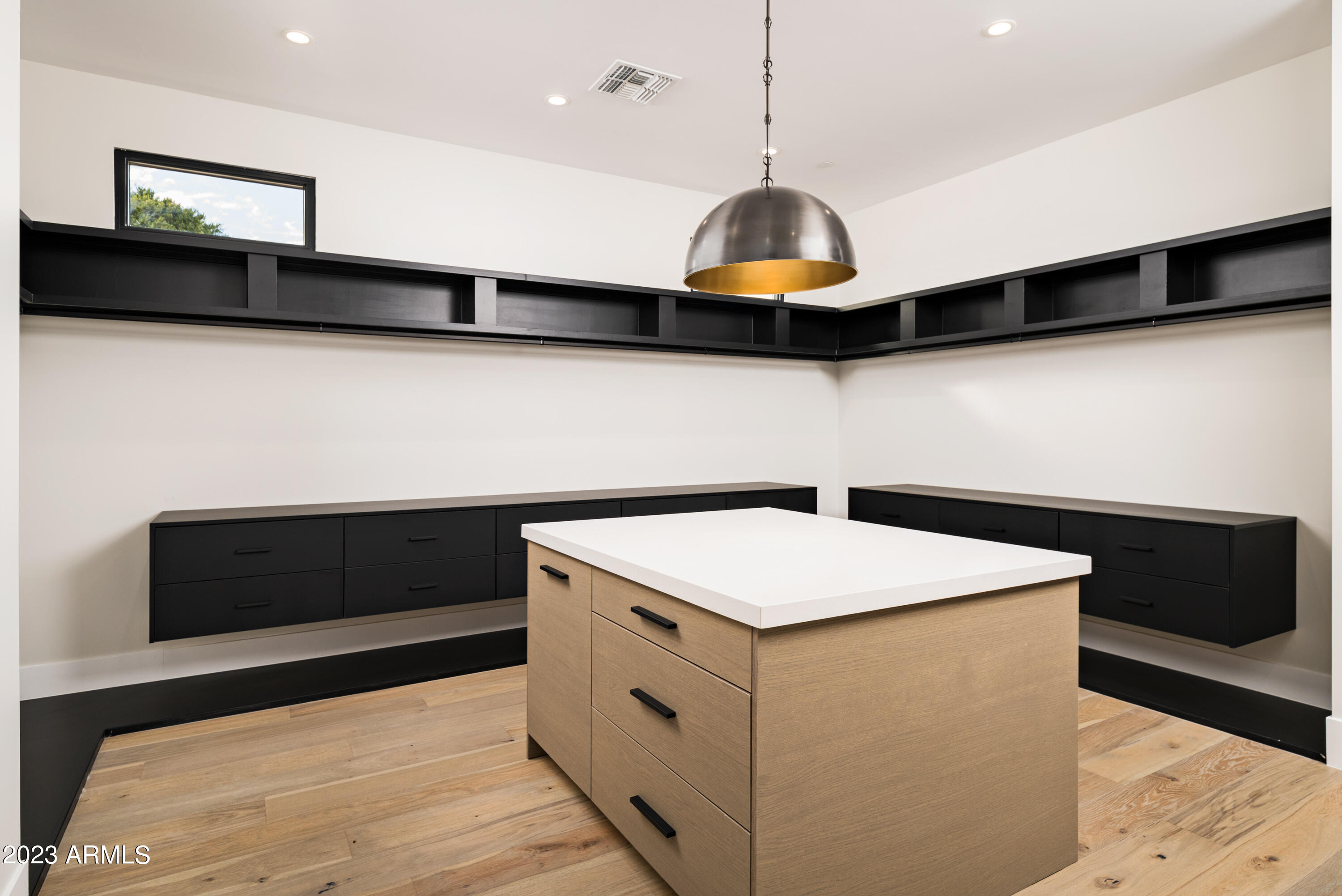 3944 East Roma Avenue Phoenix, AZ 85018 - Photo 17 of 30 Primary Closet