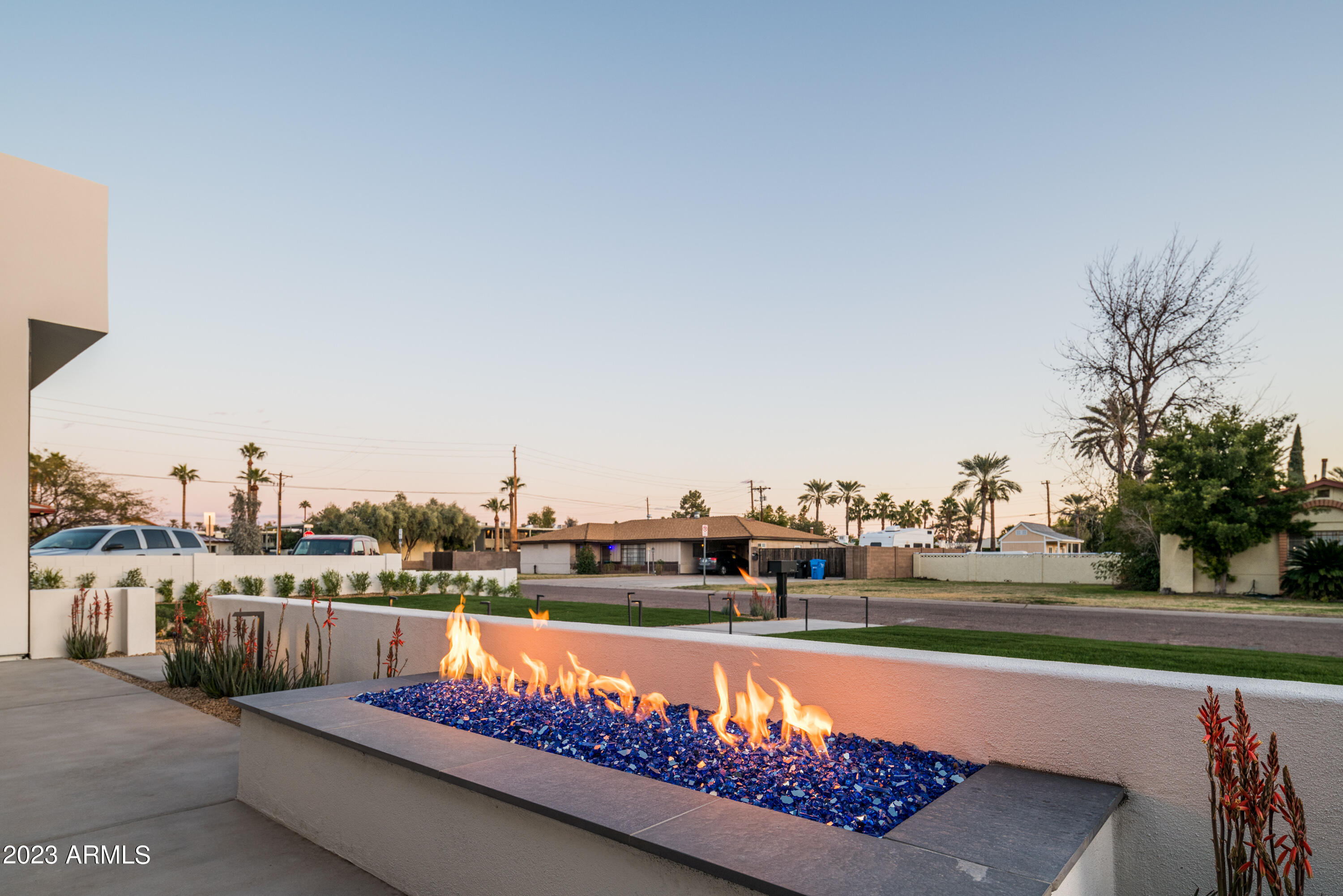 3944 East Roma Avenue Phoenix, AZ 85018 - Photo 4 of 30 Font Patio/Fire Pit