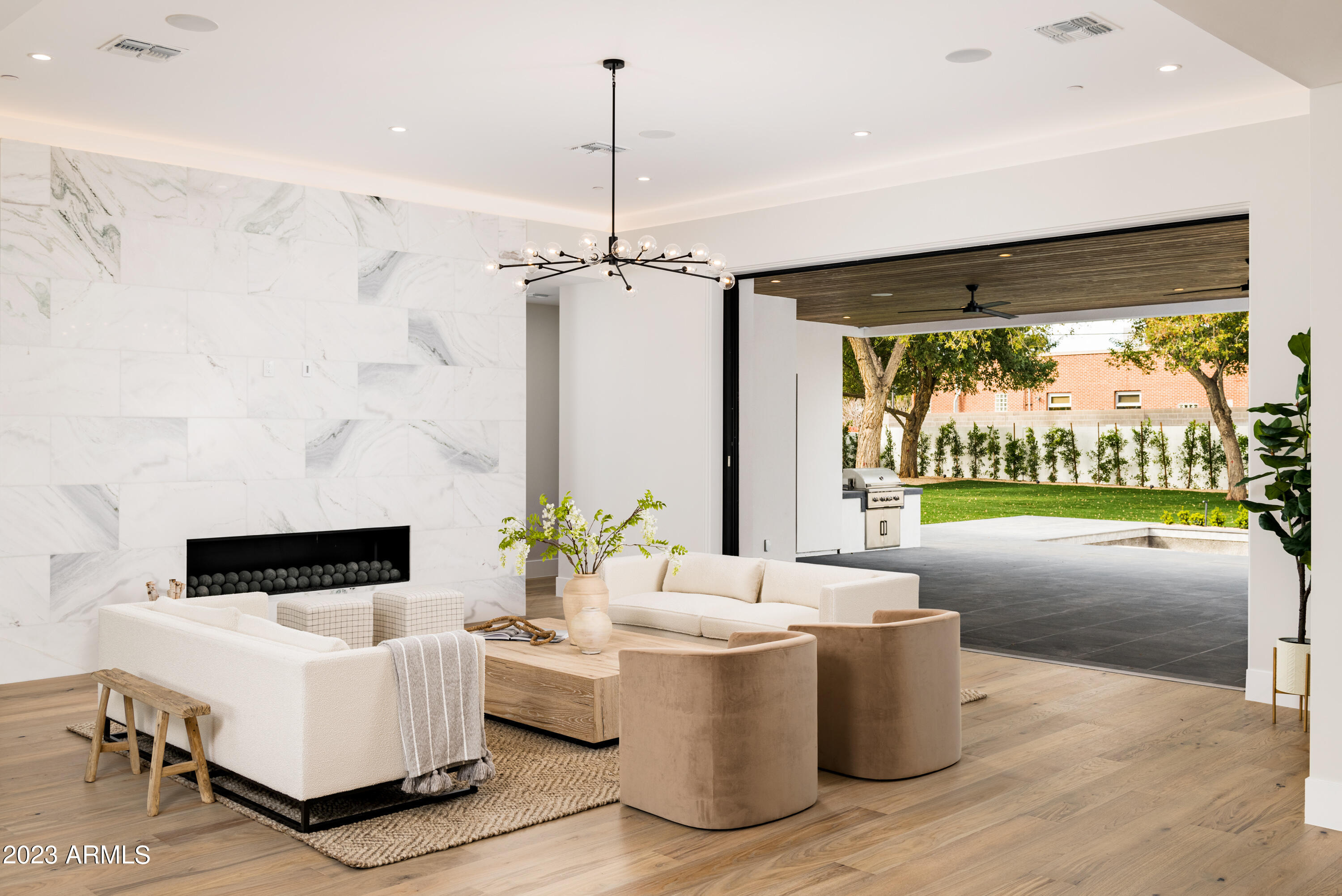 3944 East Roma Avenue Phoenix, AZ 85018 - Photo 5 of 30 Living Room
