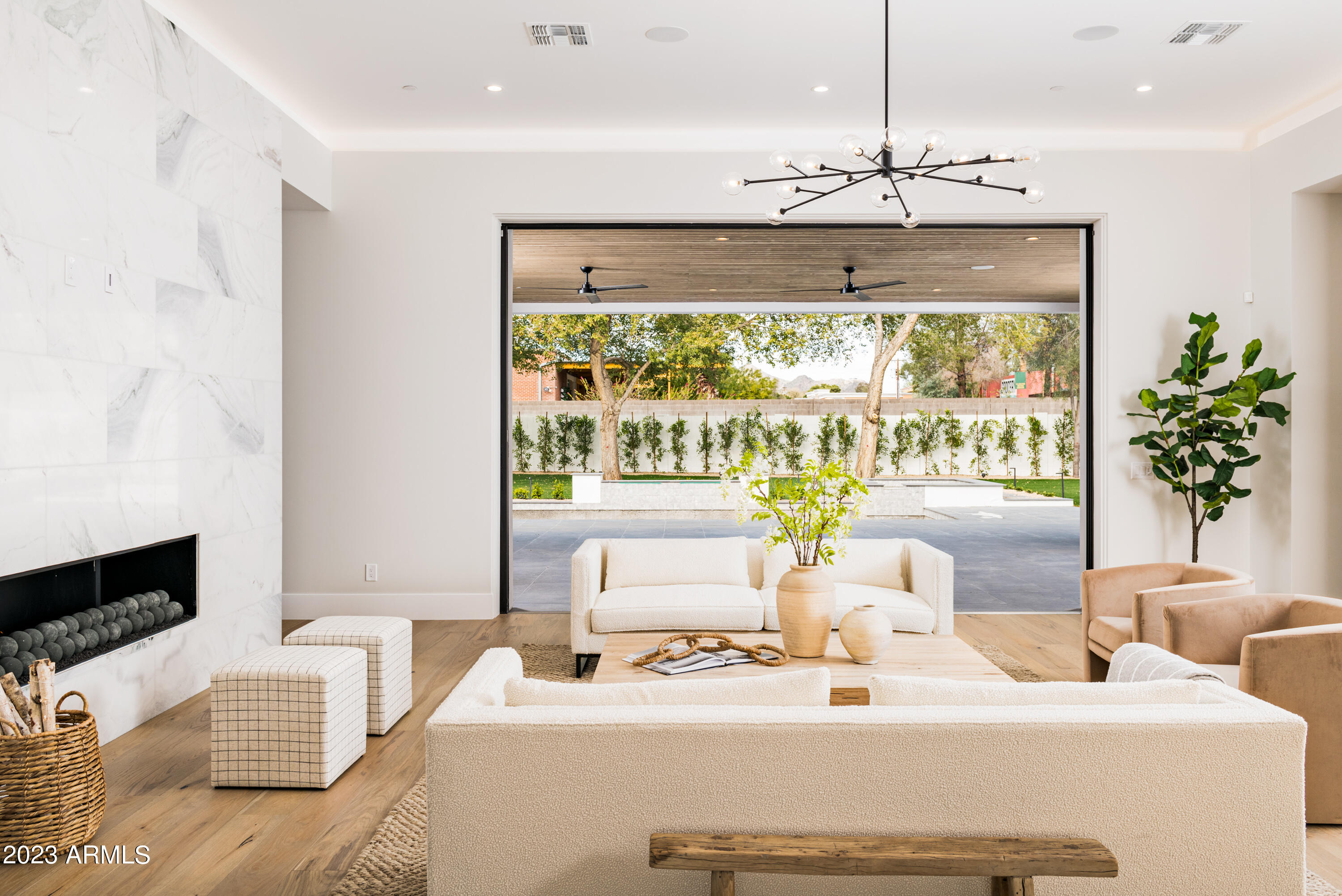 3944 East Roma Avenue Phoenix, AZ 85018 - Photo 6 of 30 Living Room