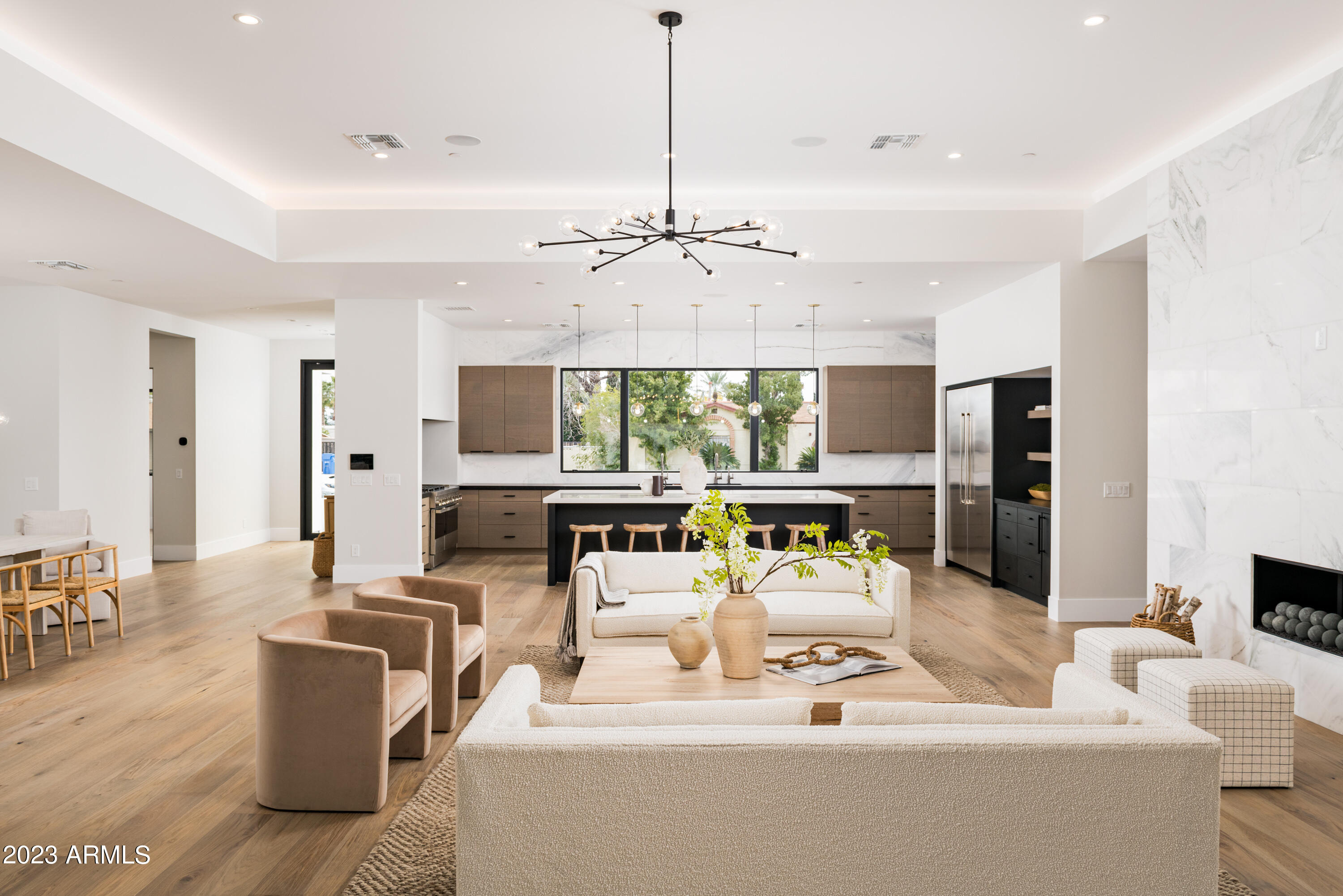 3944 East Roma Avenue Phoenix, AZ 85018 - Photo 7 of 30 Living Room