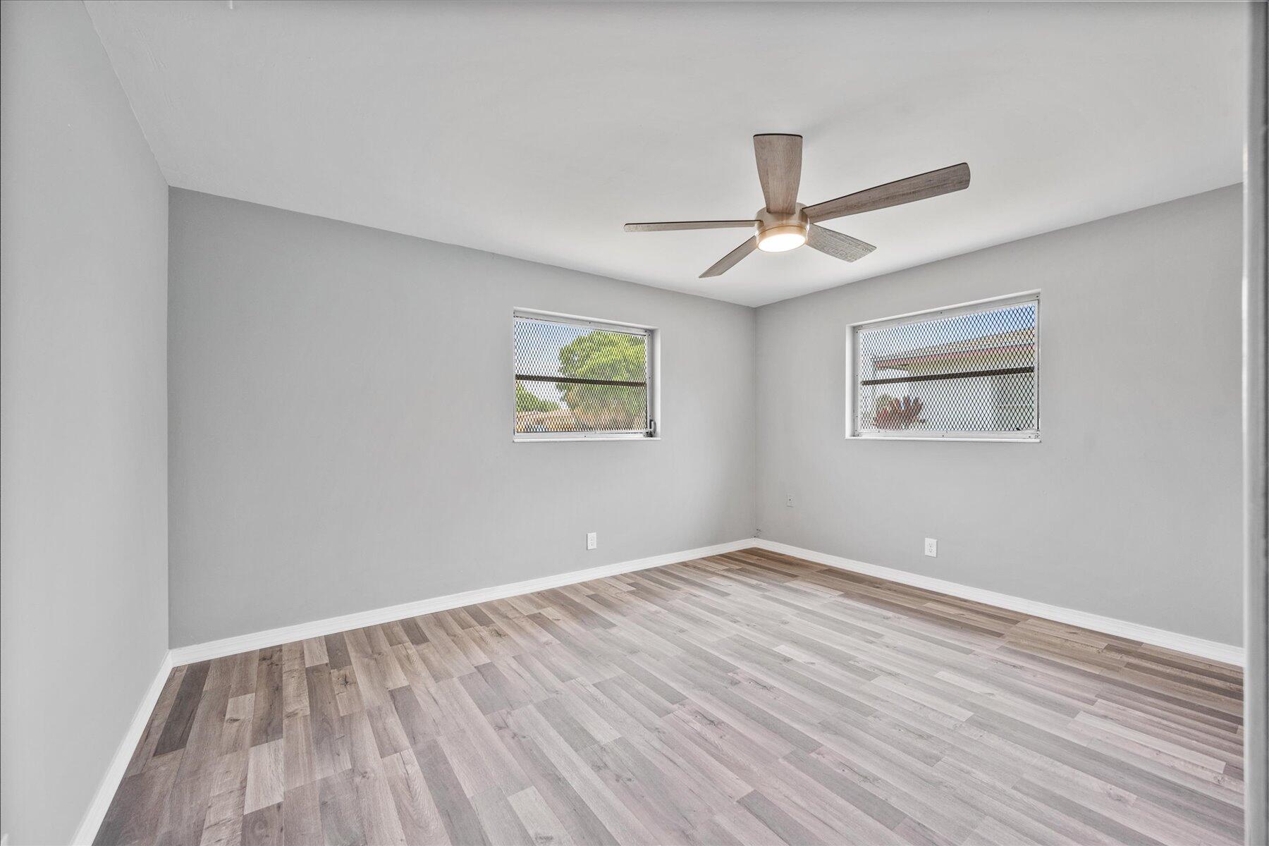 531 Silver Beach Road Riviera Beach, FL 33403 - Photo 12 of 19 11-DSC_0261