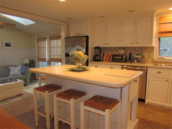8 Beechwood Road Ipswich, MA 01938 - Photo 8 of 30 Gallery Image 8
