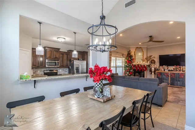 a view of washer and dryer in a utility room