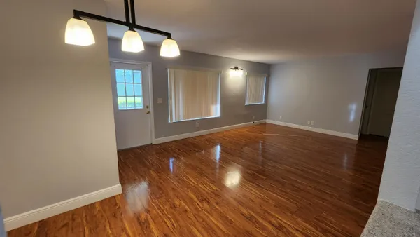 $2,100 | 527 Shady Pine Way, Unit C1, Greenacres, FL 33415