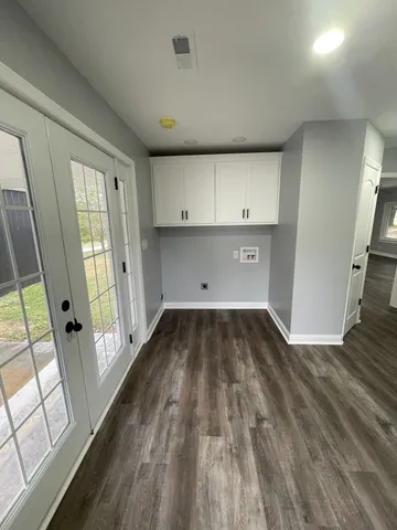 a view of utility room