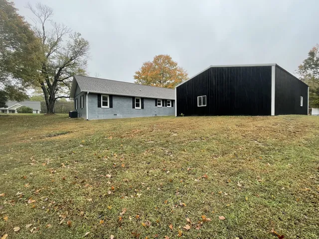 a front view of house with yard